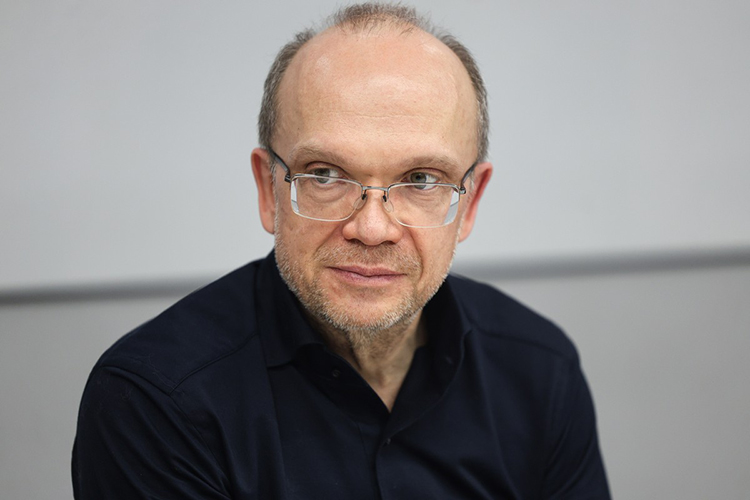 Айрат Нурутдинов: «Сейчас многие предприятия для сохранения своей позиции всячески удерживают наиболее квалифицированные кадры и вынуждены поднимать зарплаты, чтобы нивелировать определенный дисбаланс»