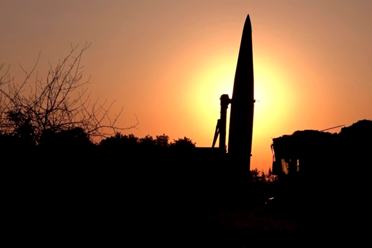 «Нам нужно принять еще одно изменение в военную доктрину о том, что война России с любым государством или группой государств, которые превосходят ее демографически или экономически, будет автоматически означать применение ядерного оружия»