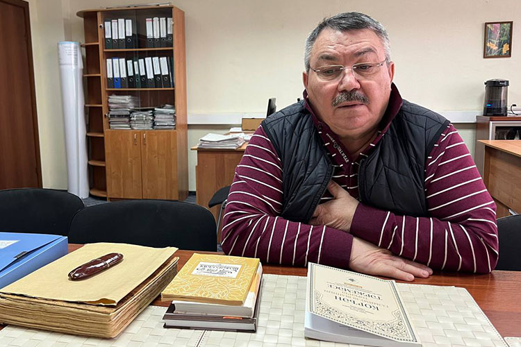 Фарит Уразаев: «Мурат Рамзи &mdash; это ученый, который перевел Коран на татарский язык и издал двухтомную историю татар «Тальфик аль-ахбар ва талькых аль-асар фи вакаиг Казан ва Булгар ва мулюк ат-татар» («Нанизывание вестей и оживление преданий о событиях, произошедших в Казани и Булгаре, а также о татарских царях»)»