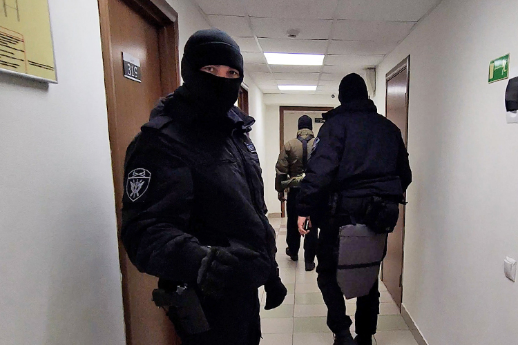 ФНС обезвредила крупную площадку по предоставлению «бумажного» НДС &mdash; компания «Кара Алтын» выступала и как сущностный плательщик, и как площадка одновременно