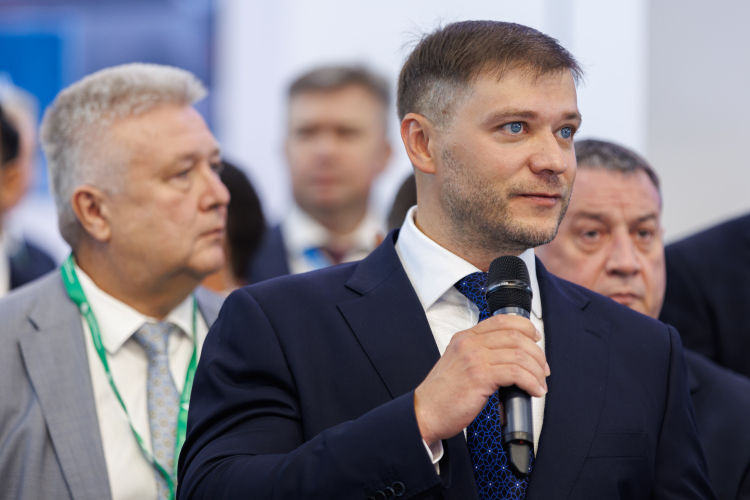 Генеральным директором ТАИФа стал Тимур Шигабутдинов &mdash; младший сын Альберта Шигабутдинова, таким образом, смена поколений в группе компаний на марше