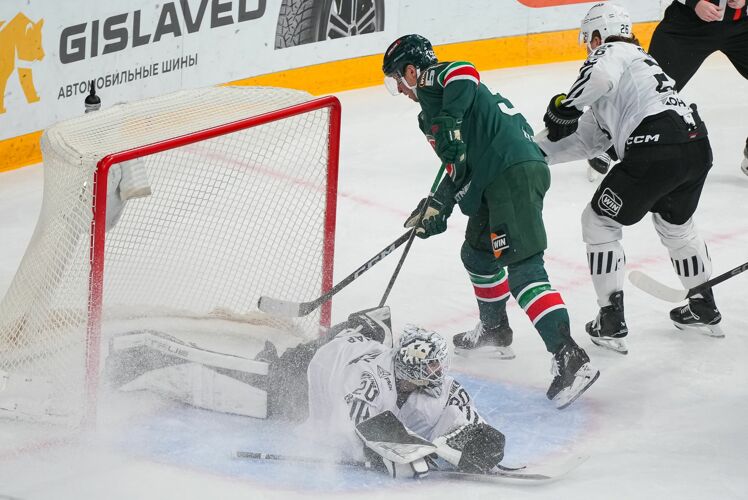 Хмелевский забил гол и отдал передачу