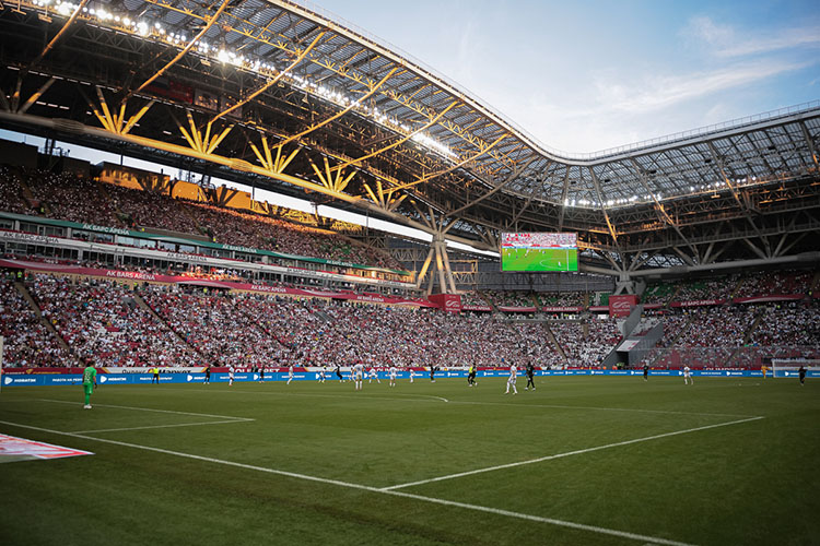 «Стадион работает на полную мощность уже более 10 лет, и есть объективные вопросы с кондиционированием объекта»