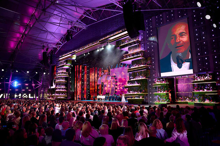 «В целом, проведение значимых спортивных и культурных событий, тем более в один день и на одной площадке &mdash; это огромная командная работа всех причастных к их организации»