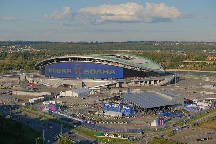 «И хоть сам концертный зал фестиваля расположился не внутри стадиона, мы, конечно, помогали нашей инфраструктурой, подключением к сетям, оборудованием»
