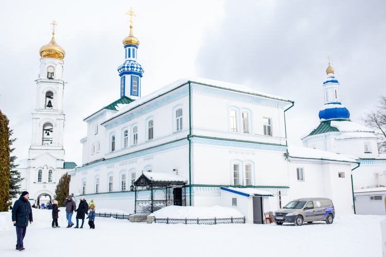 С переводом Рожнова в Пермский край встает вполне логичный и закономерный вопрос &mdash; кто будет теперь управлять Раифским монастырем