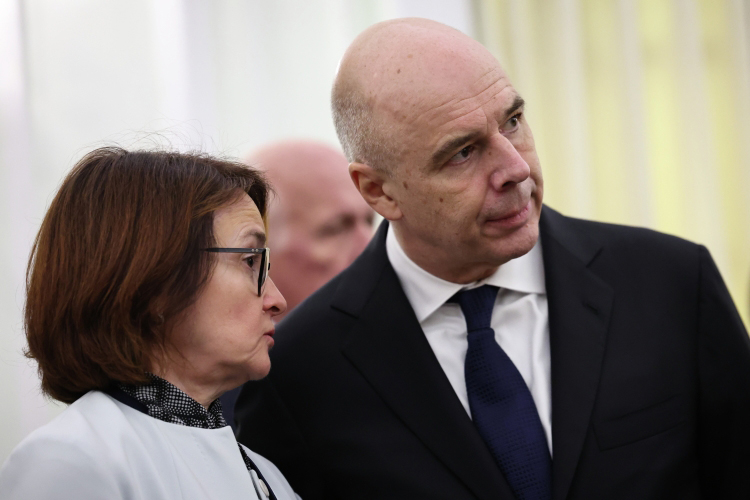 «ЦБ не будет держать линию, в которой не будет логики и которую не будут поддерживать внутри элиты»