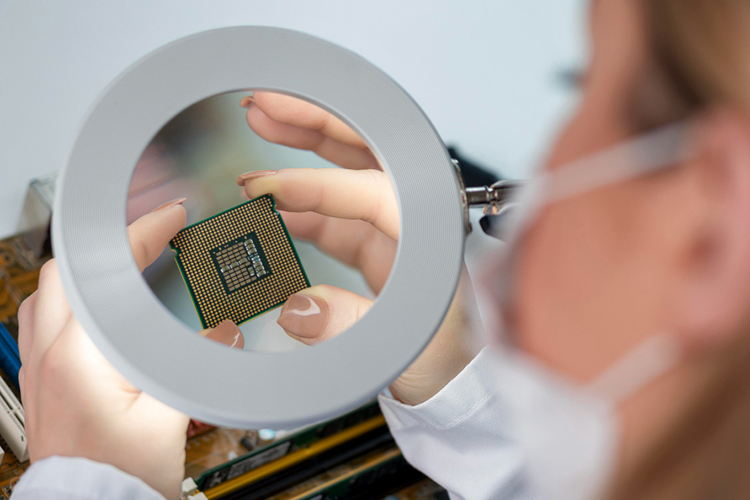 Перечень видов продукции, на которую распространится технологический сбор, правительство будет утверждать поэтапно. Деньги от сбора пойдут на финансовое обеспечение предприятий в сфере радио- и микроэлектроники