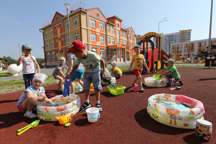 В Татарстане стоимость пребывания в общеразвивающих группах для детей 3−7 лет увеличится на 295 рублей, превысив 4,3 тыс. рублей в месяц