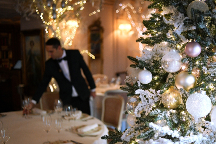 «Все экономят, ждут тяжелого года»: как прошли новогодние корпоративы – 2025?