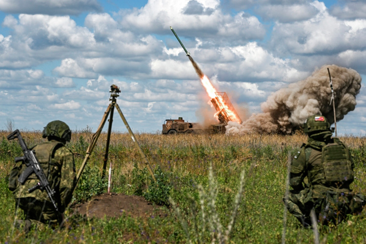 «Противнику уже не хватает резервов, чтобы отражать наши удары на всех направлениях»