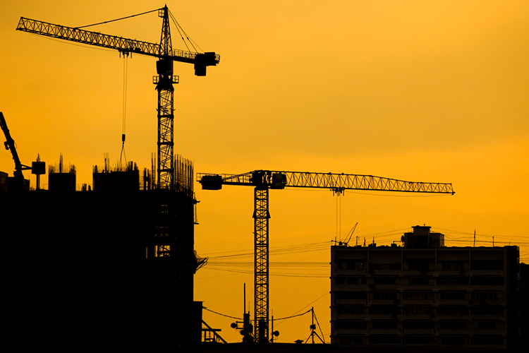 «Если закончится СВО, это придаст эмоциональной энергии, но покупательская способность замедлилась, стройка жилья упала, а это чуть ли не основной двигатель экономики &mdash; денег у людей нет, а ипотека дорогая»