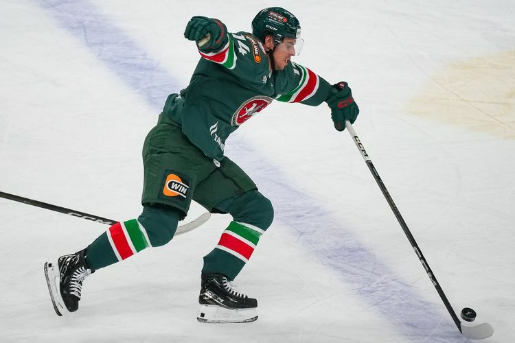 Яшкин опоздал и дал шанс Денисенко: как «Ак Барс» разобрался с «Автомобилистом»