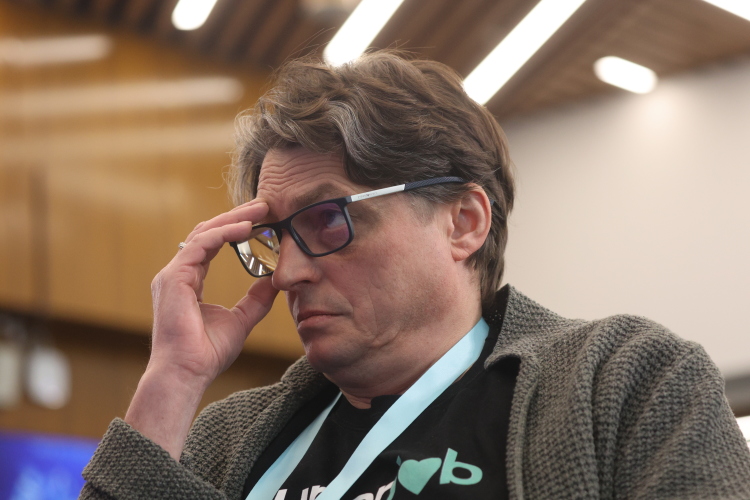 «Политика и 6-й технологический уклад оказывают свое влияние в том числе и на рынок труда. Поэтому произойти может все что угодно»