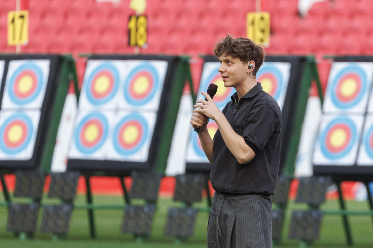 «Истории, как в случае с Дмитриенко, меня положительно удивляют тем, что люди нашли силы &mdash; я говорю о лейбле Zion Music Дениса Саттарова и Ирины Щербинской &mdash; перезапустить Ваню»