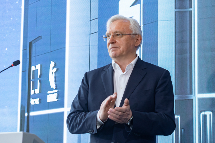 В лидеры топ-100 деловой элиты РТ после нескольких падений вырывается гендиректор ПАО «КАМАЗ» Сергей Когогин