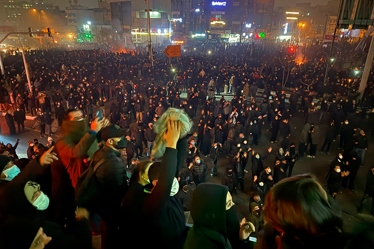 В Иране проходят масштабные уличные протесты