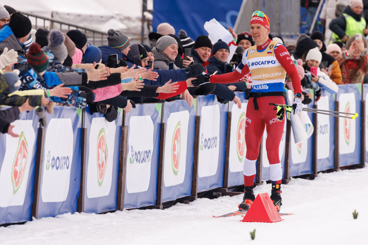 В лыжно-биатлонном комплексе в поселке Мирный с 15 по 18 января будут состязаться свыше 230 лыжников из 32 субъектов России и Беларуси (на фото: трехкратный олимпийский чемпион и чемпион России Александр Большунов)