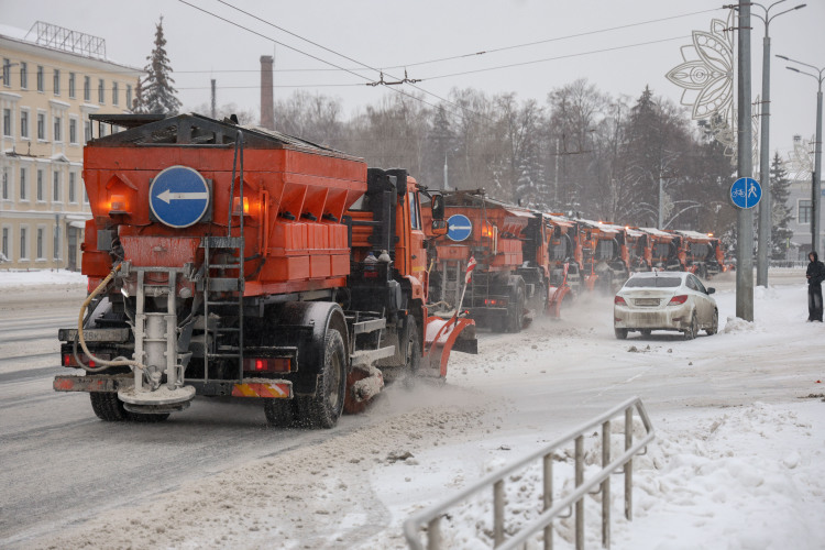 В период новогодних каникул в Казани выпало 64% месячной нормы осадков.Ежедневно на уборке улиц было задействовано до 800 единиц спецтехники и более 600 дорожных рабочих