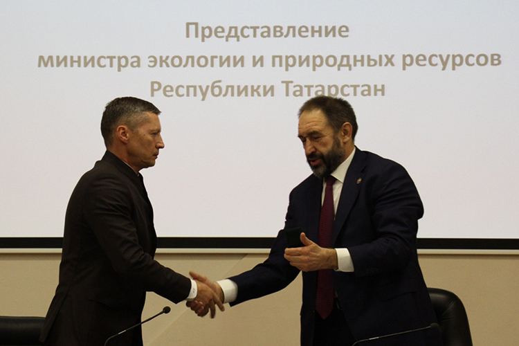 Премьер-министр РТ Алексей Песошин представил нового министра коллективу