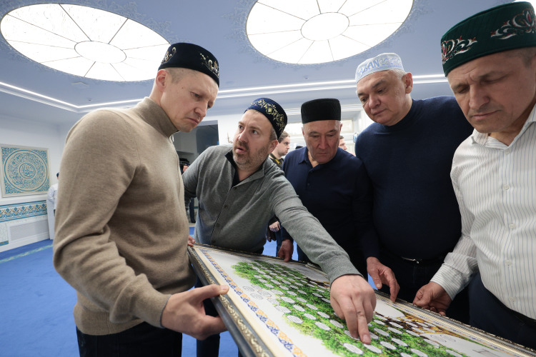 В последние годы Зиганшин сконцентрировался на работе овощеводческого хозяйства «Нармонка» в Лаишевском районе, где был реализован ряд крупных инвестпроектов