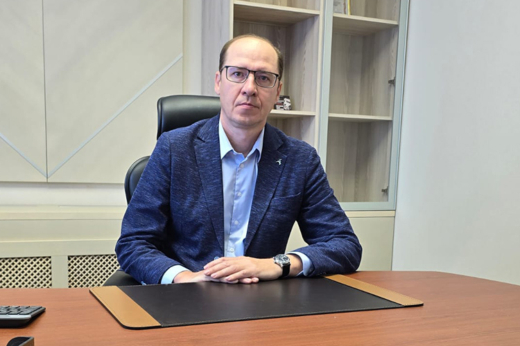 На вершину рейтинга наши спикеры вновь ставят Артура Миллера