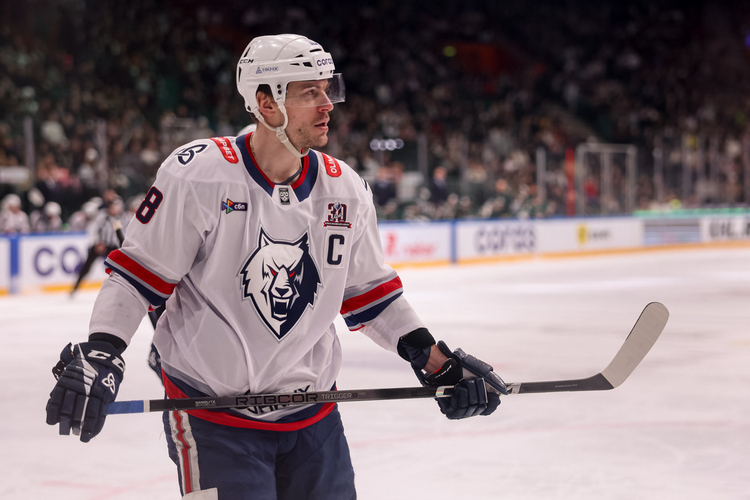 «Нефтехимик» занимает пятое место. До четвертого &mdash; два очка (на фото Александр Дергачёв)