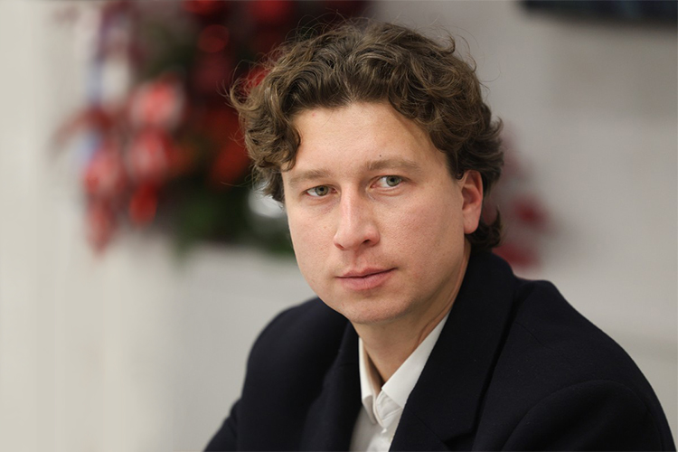 Михаил Петров:&nbsp;«Важно насытить их не только жильем, но и бизнесом. Поэтому важно спроектировать изначально то, что потом будет востребовано стрит-ретейлом. «Коммерция» рассчитана на лоты площадью от 30 до 200 «квадратов», не больше. Это дает довольно простой вход для инвесторов &mdash; невысокая цена за лот, доступная сумма по арендным ставкам»