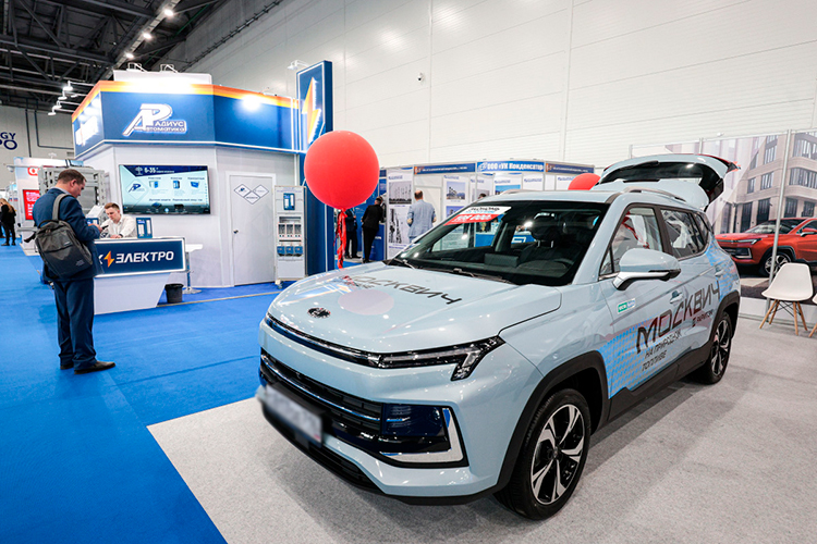 «Почему продажи небольшие? Сам-то «Москвич» неплохой, его база &mdash; это китайский автомобиль относительно нормального качества. Но его цена адекватной, тем более без дотации, не получается»