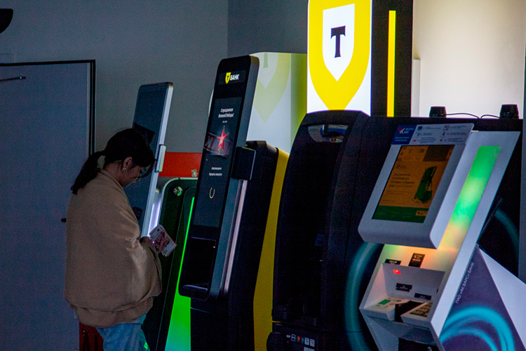 «Когда есть цепочка потребитель – производитель, а банк зарабатывает критически больше, чем тот, кто производит, то какая-то странная ситуация получается»