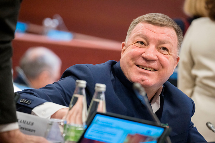 В июле 2024 года уставной капитал СК «Основа» переписан на Мингалимова, но, когда он стал депутатом Госсовета РТ VII созыва, компания была переписана на его сына &mdash; Рузаля Мингалимова