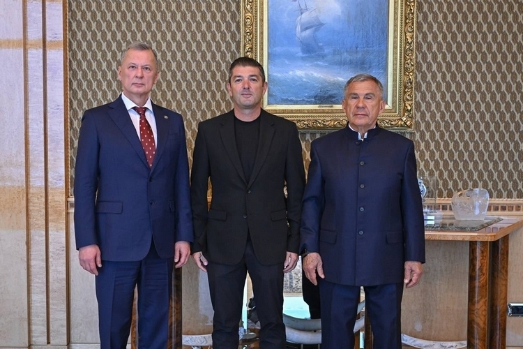 Новый главный тренер уже встретился с раисом РТ