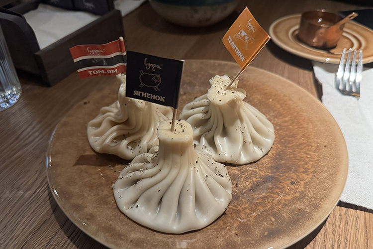 Один экземпляр хинкалей оказался недоваренным