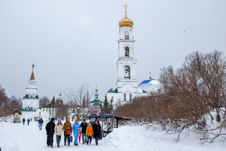 С 18 по 20 января в Раифской обители пройдут праздничные богослужения, которые начнутся божественной литургией в 8 часов утра воскресенья