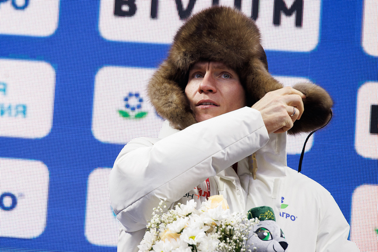 В Мирном Большунов выиграл первое «золото» в сезоне