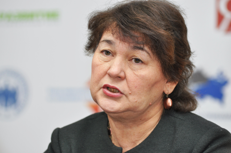 Гюзель Исхакова долгое время возглавляла отделение эндокринологии Городской больницы № 2 в Челнах, сейчас принимает в частных клиниках