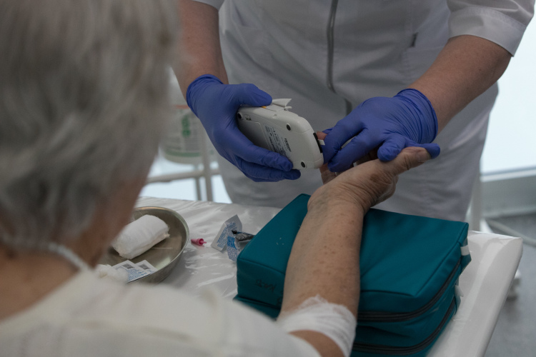 В Татарстане около 170 тыс. больных диабетом, большинство наблюдаются в государственных клиниках. Причин несколько: во-первых, в госзвене пациенты могут получить рецепт на бесплатные лекарства