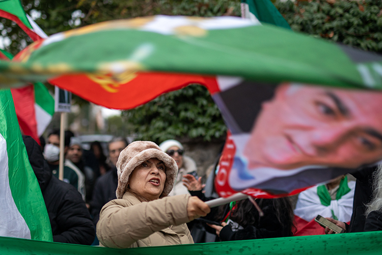 «Не факт, что США еще раз станут бомбить иранцев, но будут держать в состоянии в любой момент поджечь или притушить там конфликт»