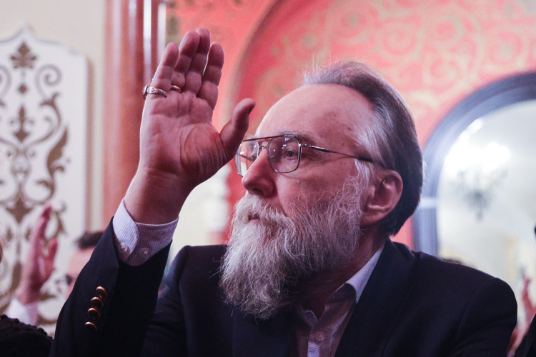 Метафизика распада: от «Буревестника» к «Чебурашке»