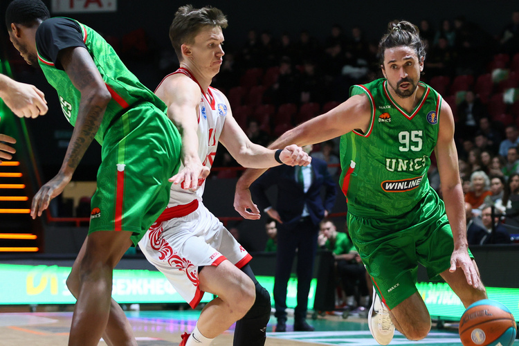 Алексей Швед (справа)