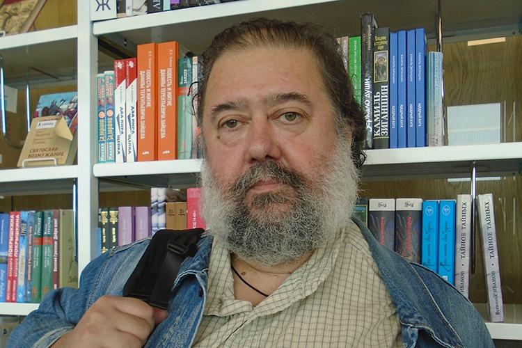 «Интересная фигура, на которую я советую обратить внимание, &mdash; Дмитрий Данилов, автор, единый в трех лицах. Он и драматург, и прозаик, и поэт»