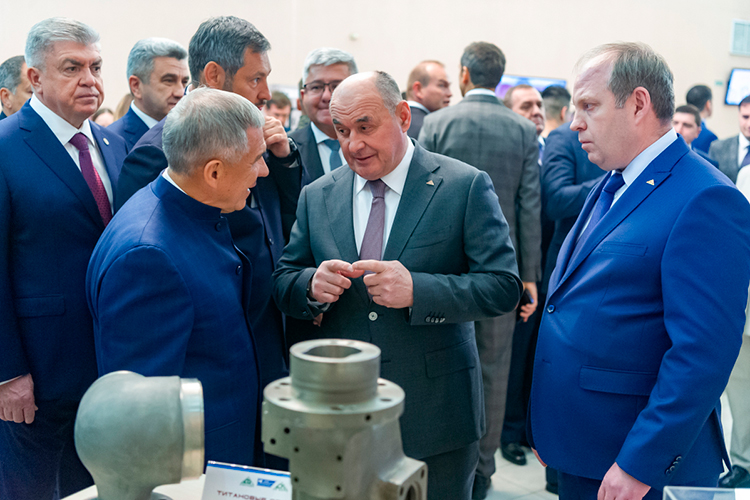 Раис Татарстана Рустам Минниханов предложил кандидатуру Егорова, который к тому времени уже зарекомендовал себя крепким хозяйственником