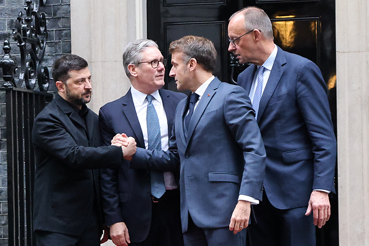 «Европа потеряла свой стержень, моральный, политический, духовный стержень. И теперь, как вы знаете, большинство из них утратило веру в Бога. И они утратили нормальные ценности, потеряв большую часть своих человеческих черт. Европа под этим руководством становится анти-европейской в историческом смысле и античеловеческой»