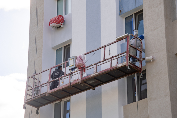 Запланирован капитальный ремонт 96 МКД. На это предусмотрено 1,6 млрд рублей. Сейчас идет подготовка необходимой документации и самих домов