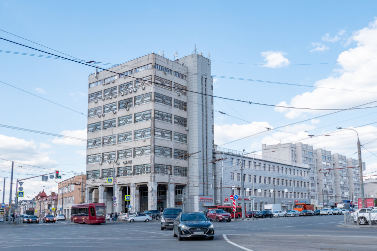 Если вы не готовы покупать бизнес-центр «Тахлес» за 9 млрд рублей, то можно его арендовать. Цена за квадрат &mdash; 2 тыс. рублей