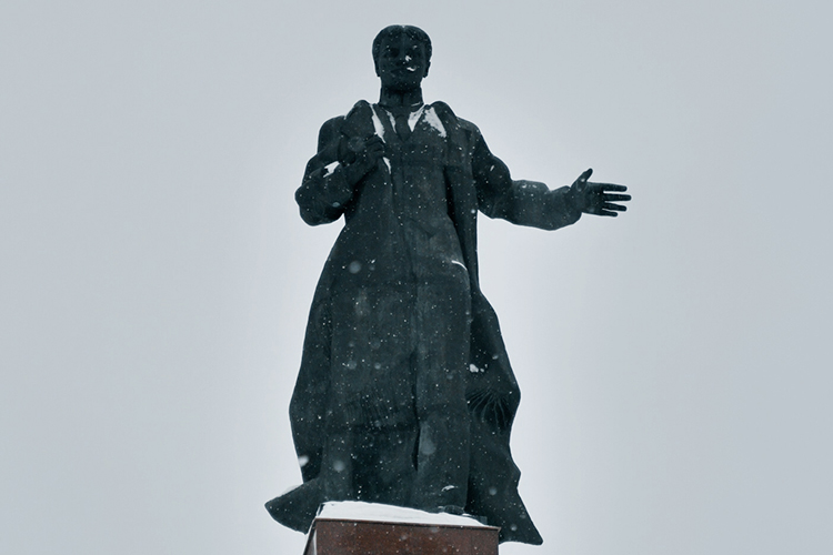 «Вахитов &mdash; это очень интересная фигура, составная часть нашего политического пейзажа 1917–1918 годов. Как же можно его вычеркивать из революции и истории?»