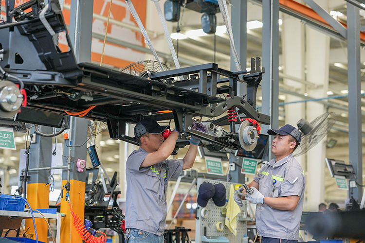 «На протяжении четырех десятилетий люди непрерывно работали, и сегодня Китай по факту производит практически все, о чем только можно помыслить»