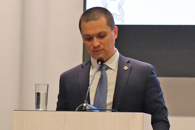 Республике необходимо принять новую редакцию республиканского закона «О местном самоуправлении в РТ». По словам Загидуллина, над поправками работают с июля 2025-го и пока еще не пришли к консенсусу.