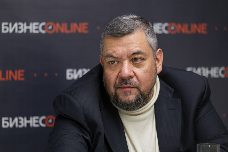 Владислав Кочетков: «Бюджетные траты достаточно большие, и крайне вероятна девальвация рубля. Текущий рубль комфортен для населения, но абсолютно неудобен для бюджета»