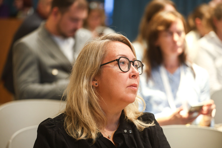 Генеральный директор АН «Счастливый дом» Анастасия Гизатова в свою очередь отмечает, что «заход» социальной ипотеки в локацию может негативно сказаться на продажах коммерческих застройщиков